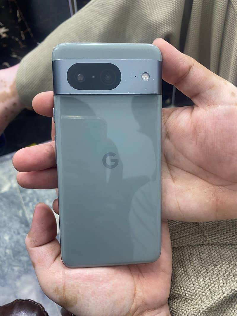 Google Pixel 8 4