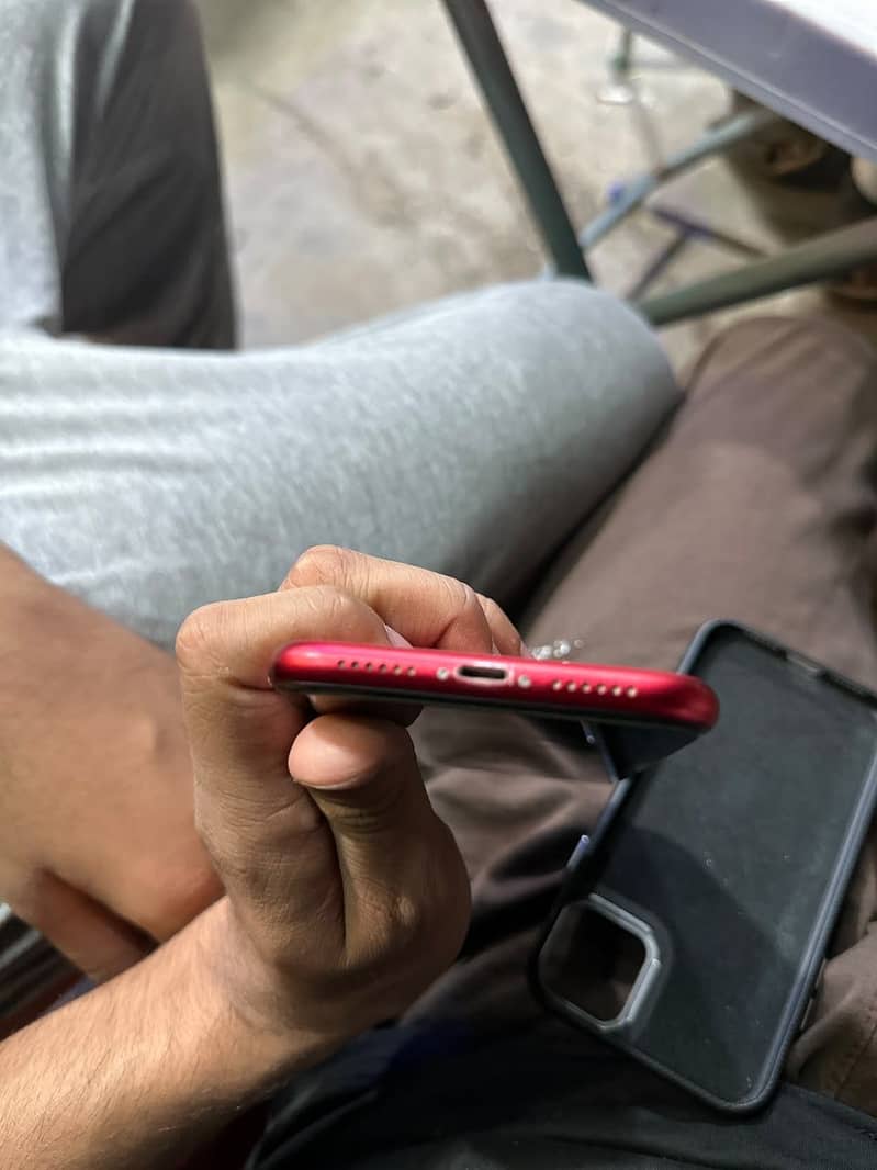Apple iPhone 11 3