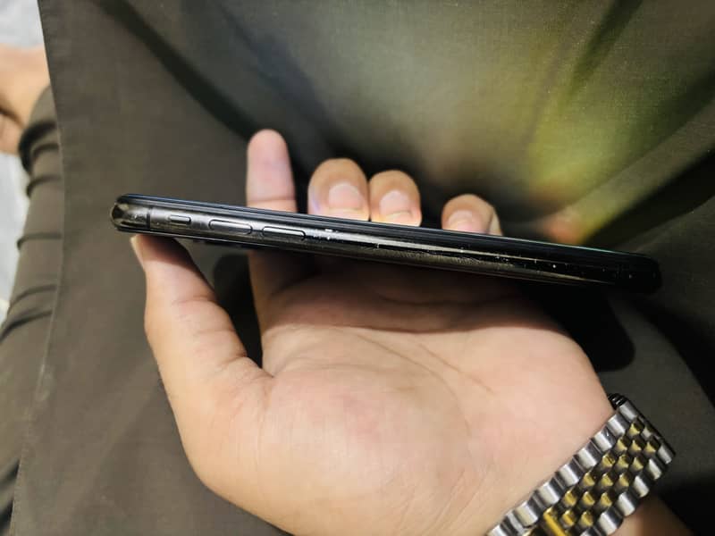 Apple iPhone X 3