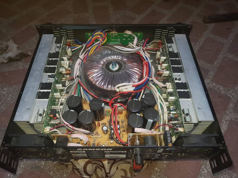 Amplifier spekar Equalizer 4