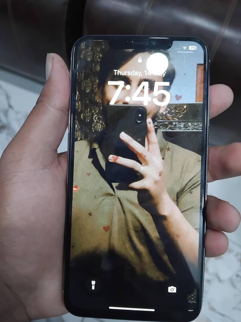 iPhone Xs Max 7