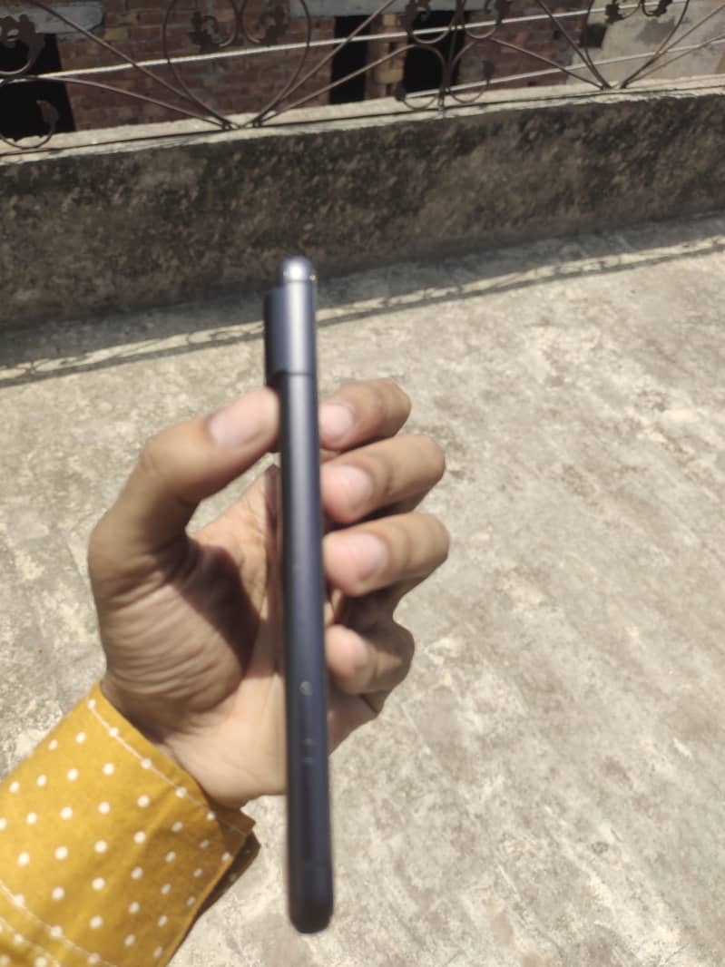 Google Pixel 8 4