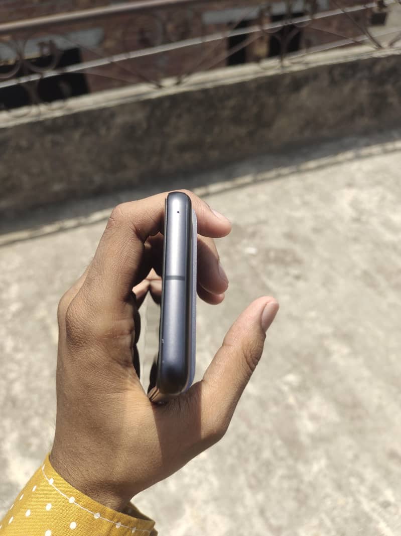 Google Pixel 8 5