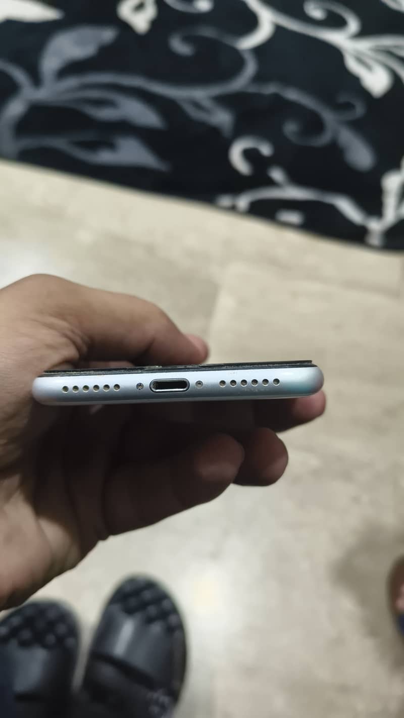 Apple iPhone SE 3