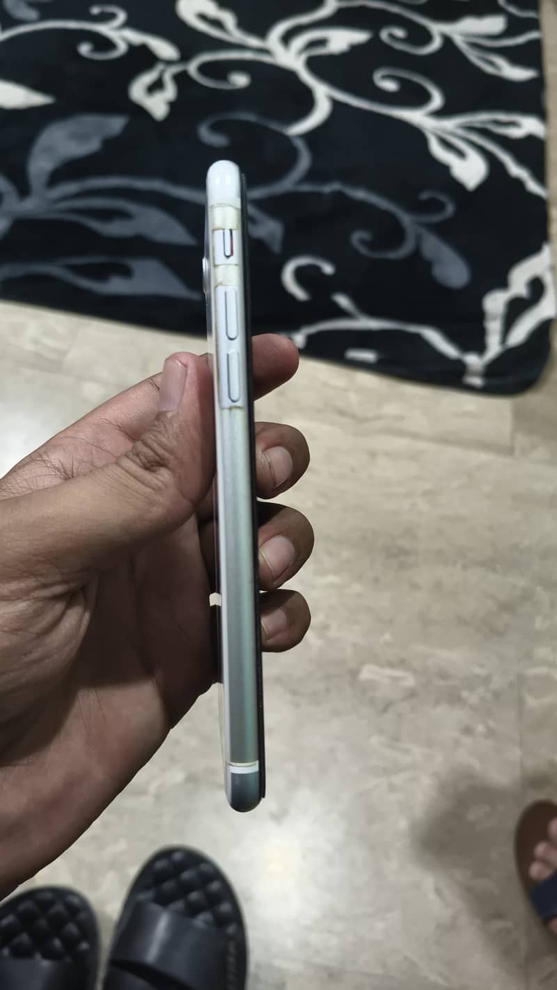 Apple iPhone SE 4