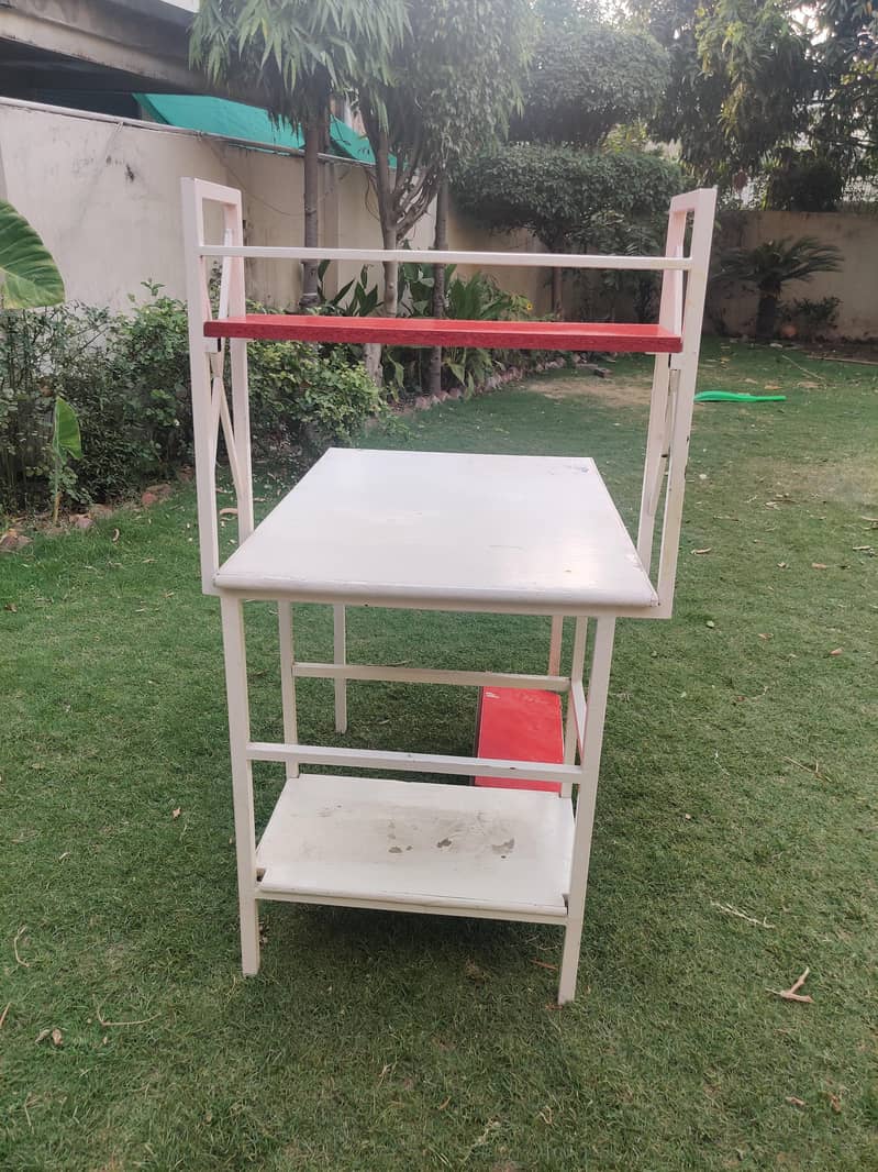 Computer gaming table 8