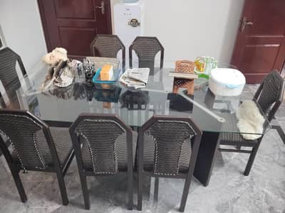 7 seater Dining table For sale