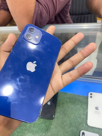 Apple iPhone 12