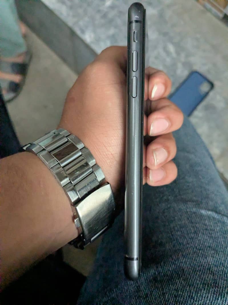iPhone 11 1