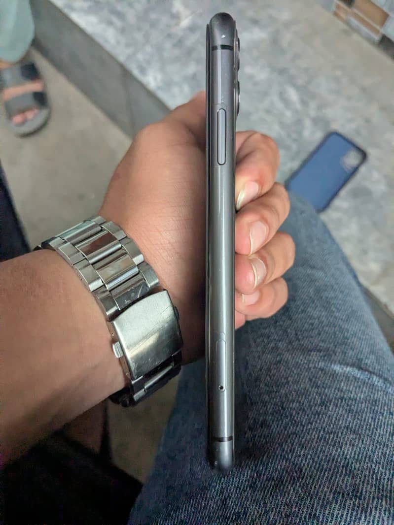 iPhone 11 2