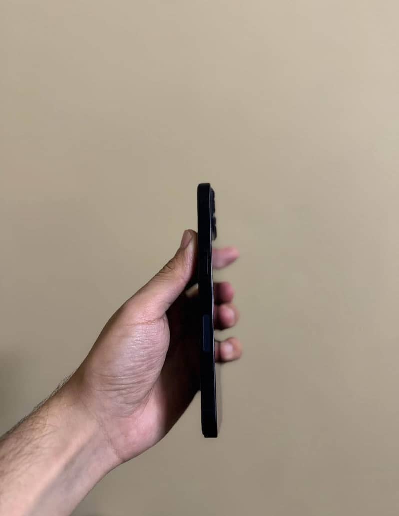 Apple iPhone 13 3