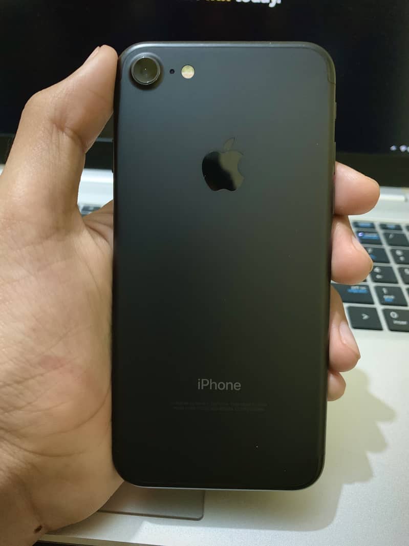 Apple iPhone 7 0