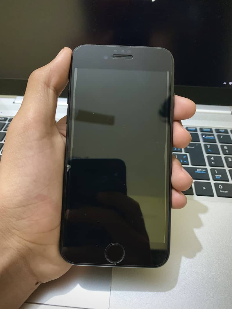 Apple iPhone 7 1