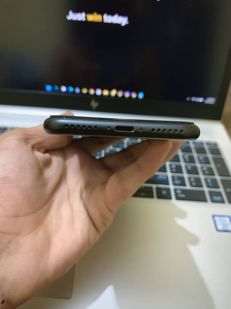 Apple iPhone 7 5
