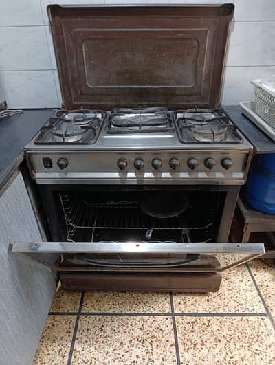 HOT LINE 5 Burner Cooking Range with oven.