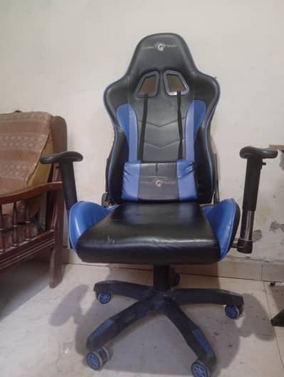 Gaming Chair For selll