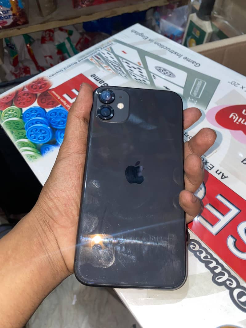 Apple iPhone 11 4