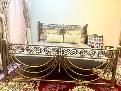 Very beautiful Iron double  Bed with matress