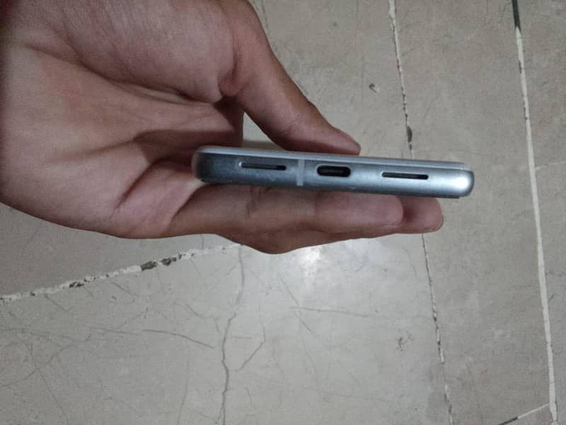 Google Pixel 7 4
