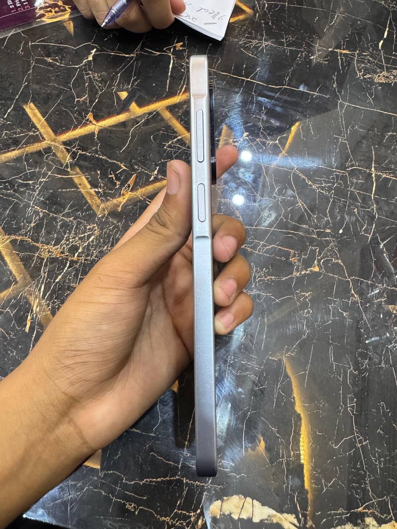 samsung A17 8/256 2