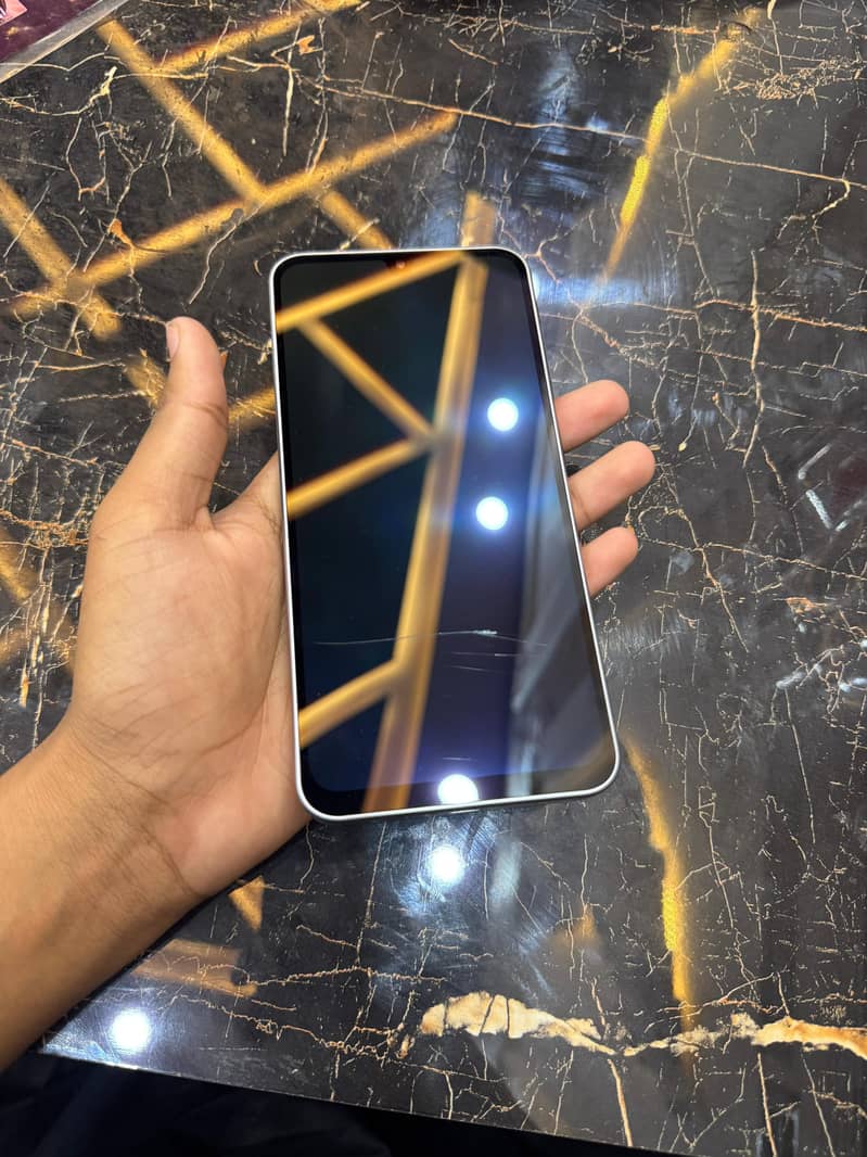 samsung A17 8/256 3