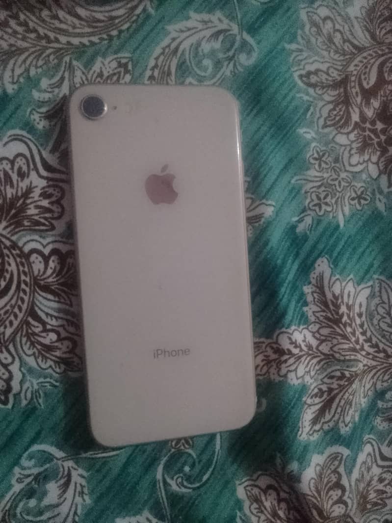 Apple iPhone 8 Plus 1