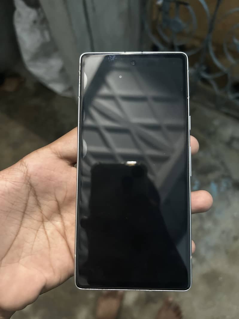 Google Pixel 7a 5