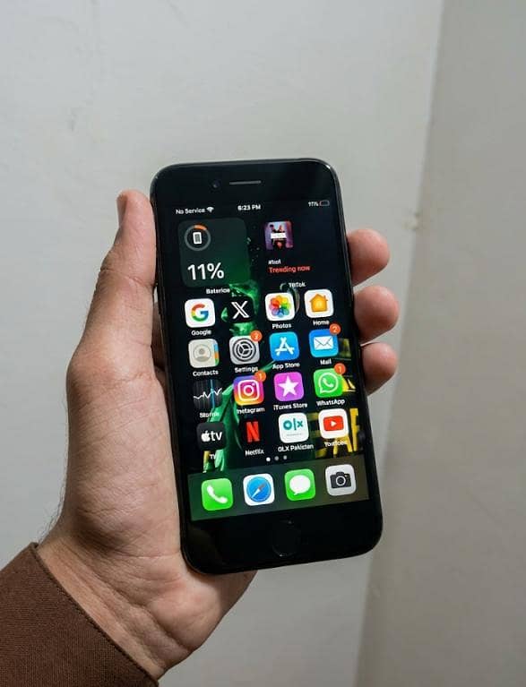 Apple iPhone 7 0