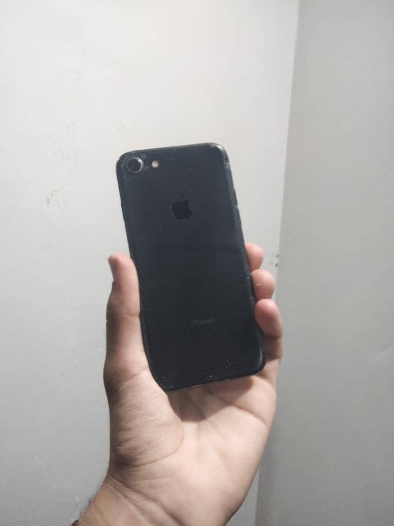 Apple iPhone 7 1