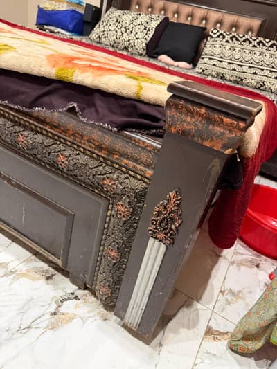 Dressing table and bed for sale
