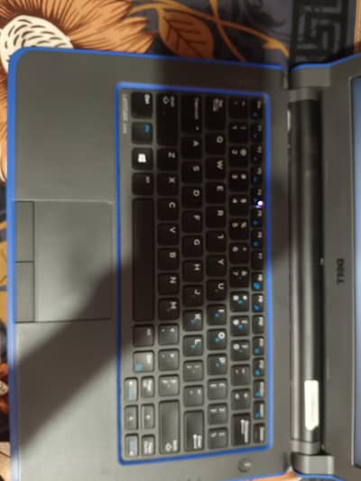 Dell 8 128ssd used like new battery  