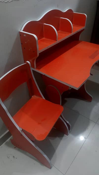 Kids study table