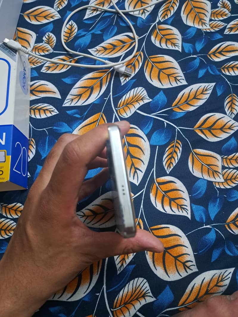 Tecno CAMON 20 1