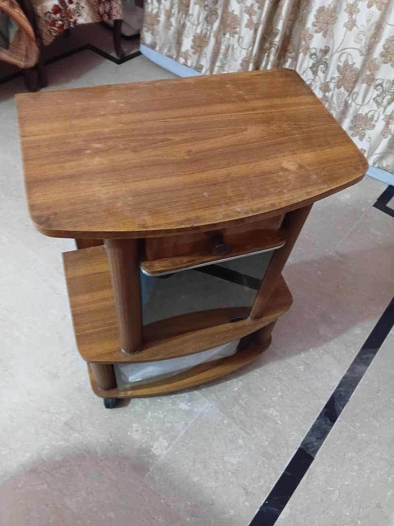 TV trolley 3