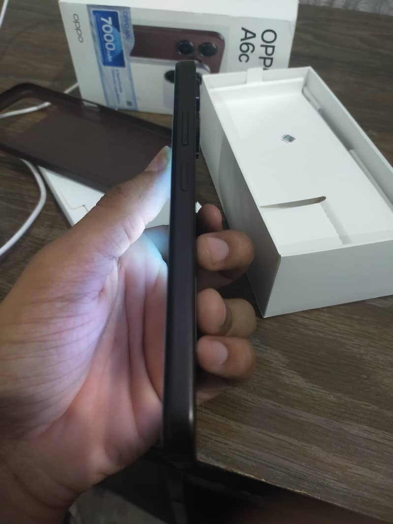 OPPO A6c 8