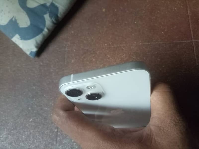 Apple iPhone 13 3