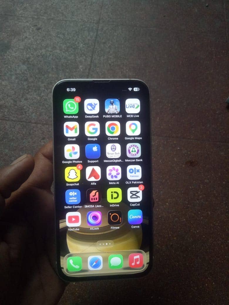 Apple iPhone 13 11