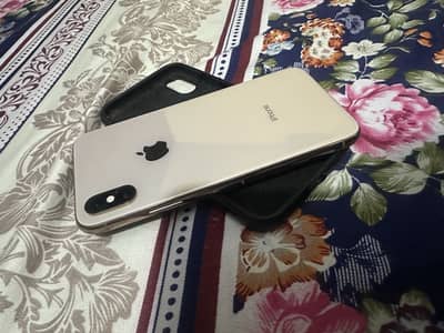 Apple iPhone XS 64 gb factory unlocked non pta(urgent sale)