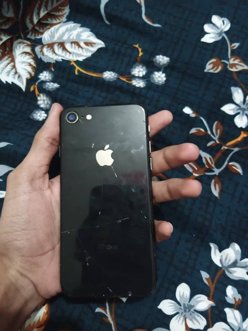Apple iPhone 8 1