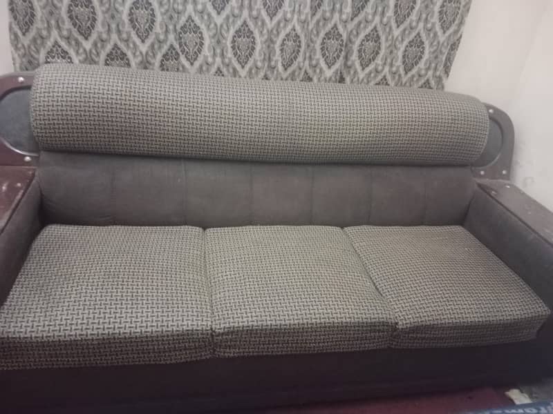 3 seater sofa 0