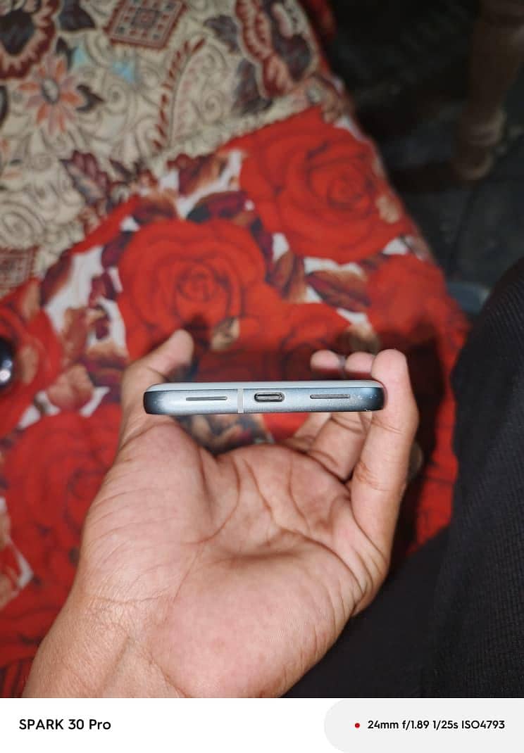 Google Pixel 8 3