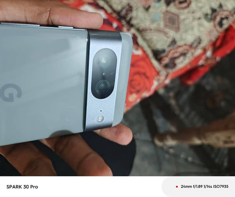 Google Pixel 8 7