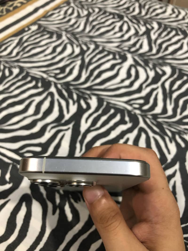 Iphone 15 pro 4