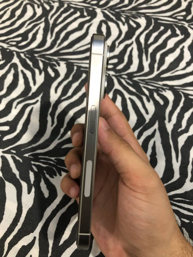 Iphone 15 pro 6