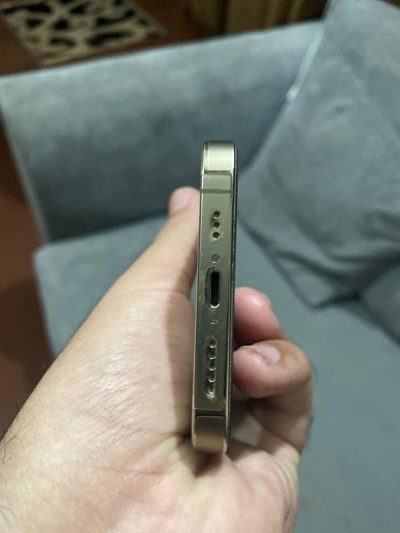 iPhone 12 pro 4