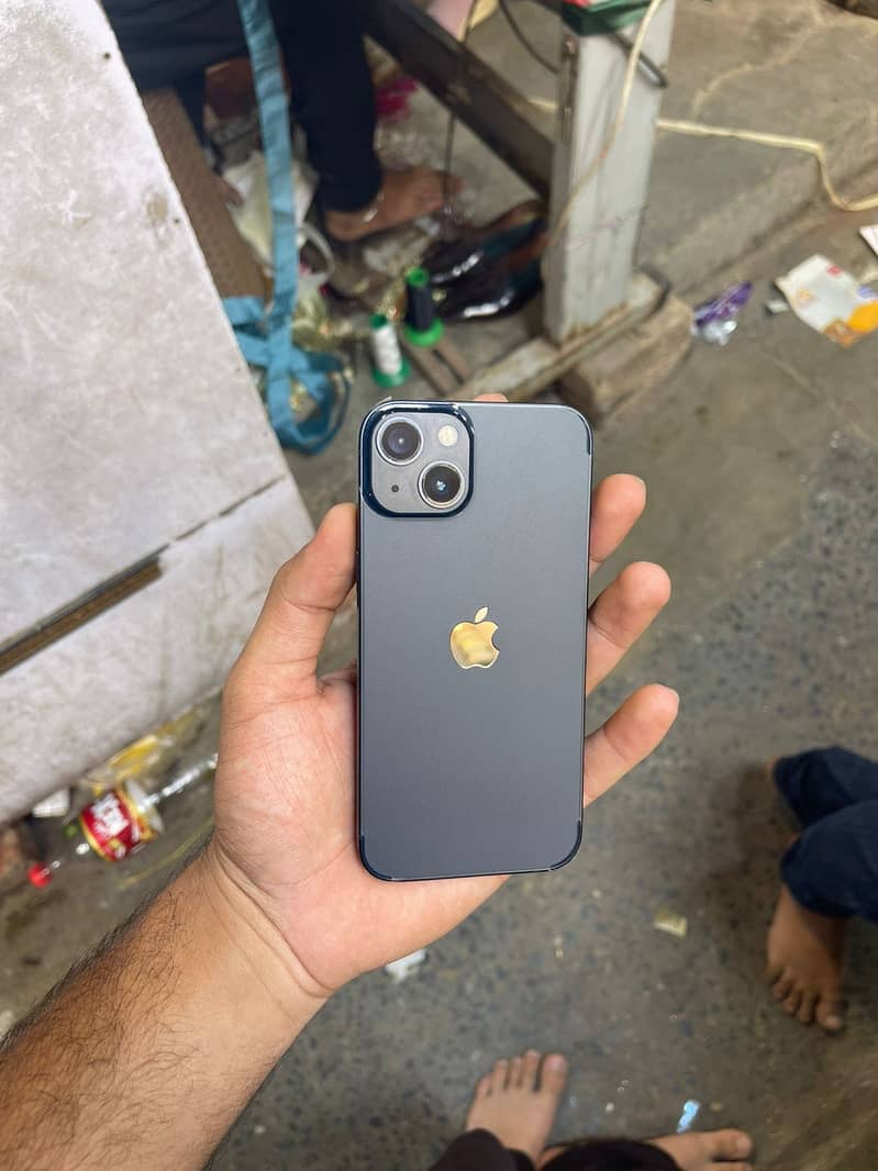 Apple iPhone 13 1