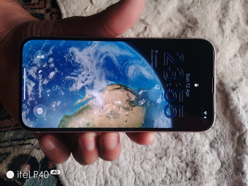 Apple iPhone 13 0