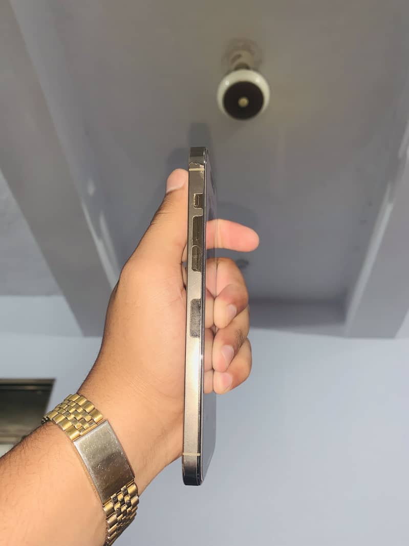 iPhone 14 Pro max 3
