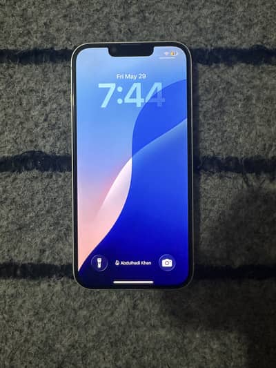 Apple iPhone 13