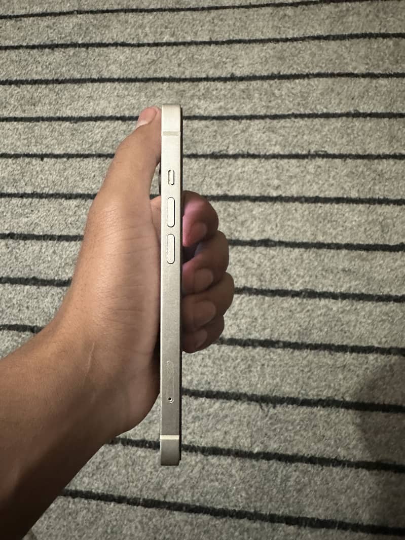 Apple iPhone 13 3